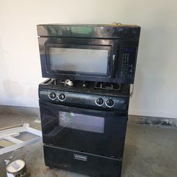 Whirlpool cook top  range and microwave black  $100 