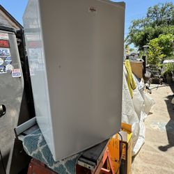 Koolatron. Small Refrigerator 