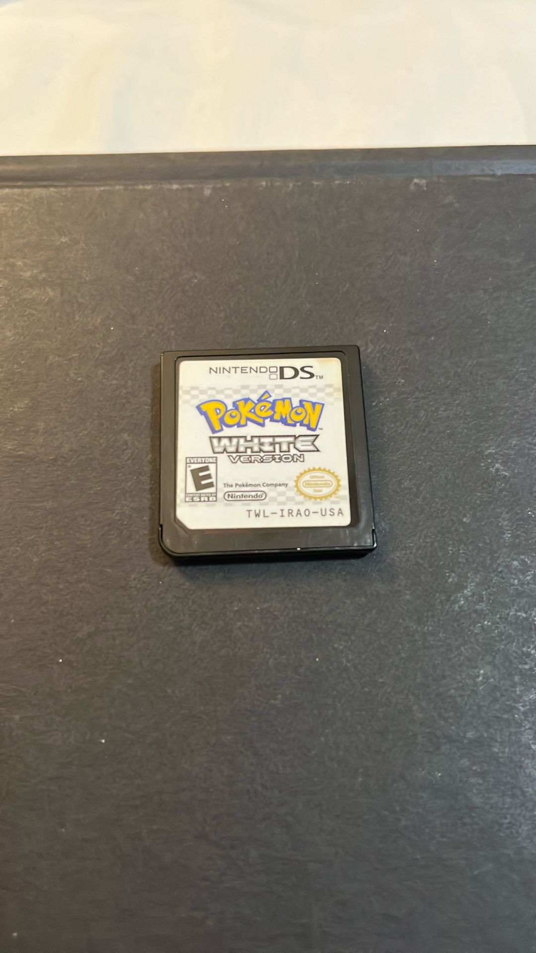 **Authentic*** Pokemon White