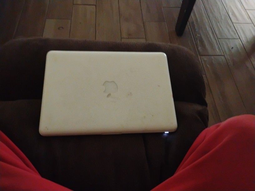 Mac Book