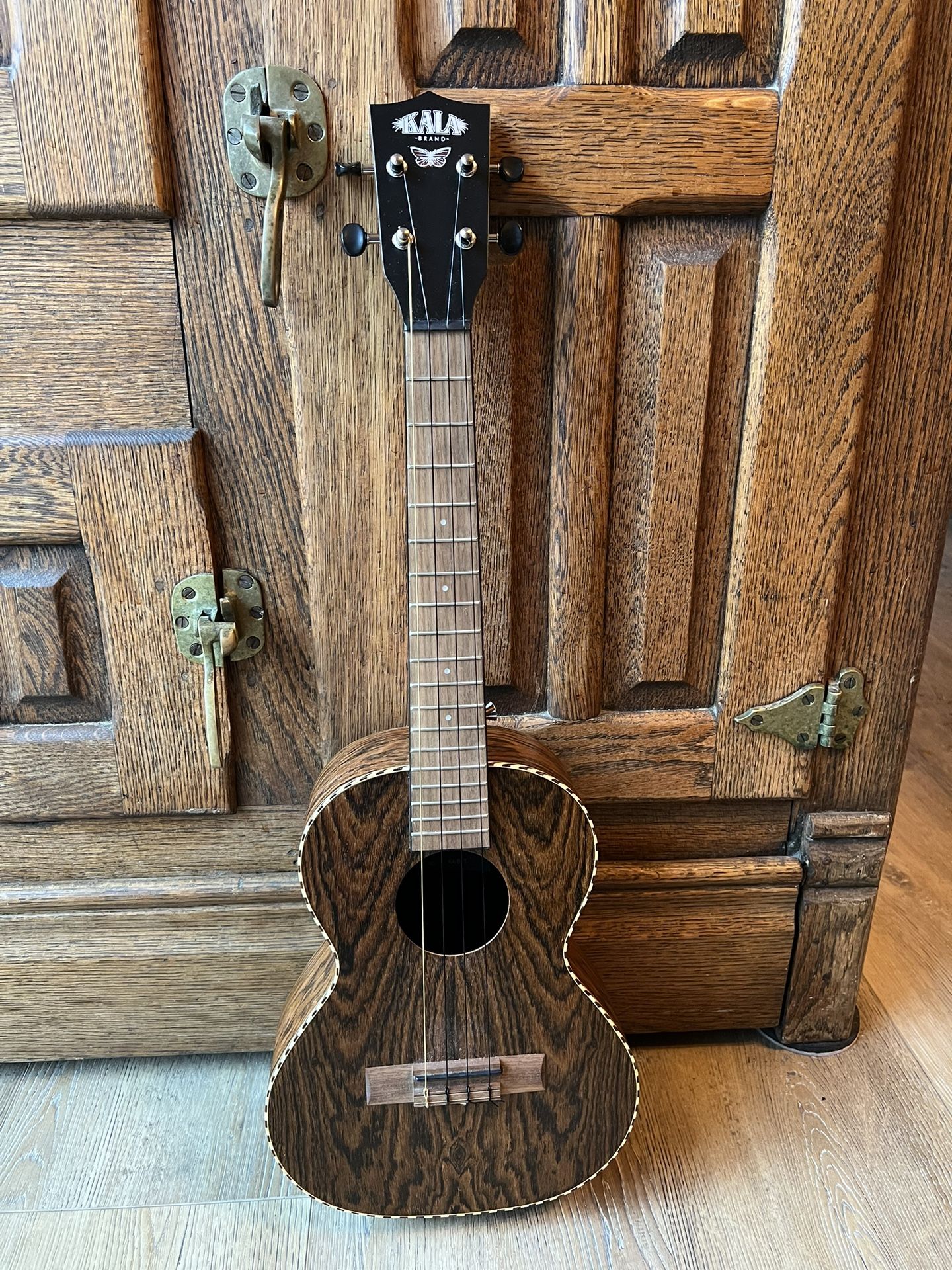 Ukulele- 4 String TENOR - Bocote Wood- Beautiful Sound