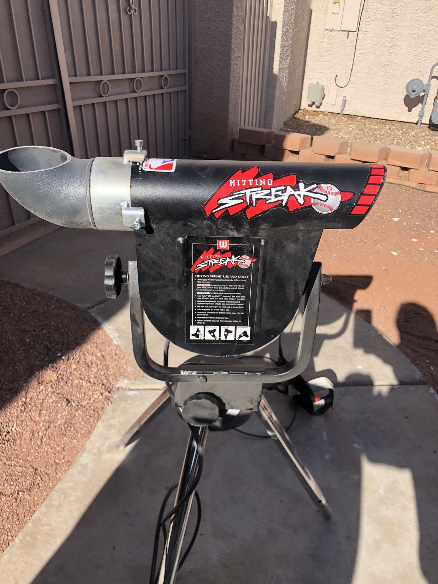 Electric Pitching Machine
