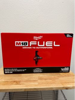 Milwaukee M18 Fuel Mud Mixer w/ 180 degree handle