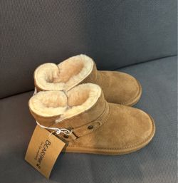 BEARPAW Kids Brown Short Boots – Size 12- Brand New with Tag