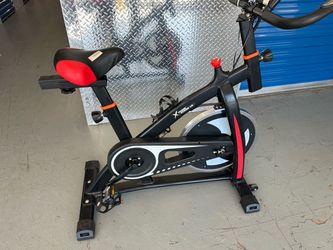 XtremepowerUS Indoor Cycling Spin Bike