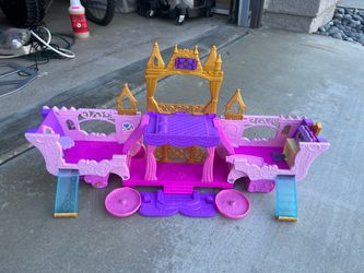 Little Disney princess carriage playset