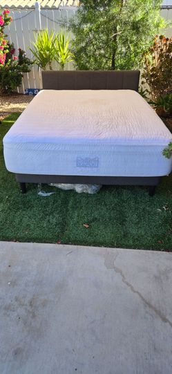 Queenpillowtop bed on platform pedestal