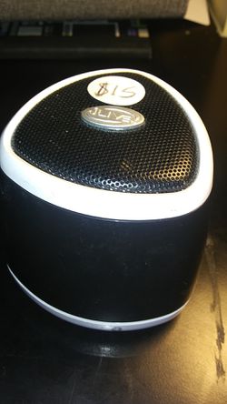 I live wireless Bluetooth speaker! LIKE NEW!