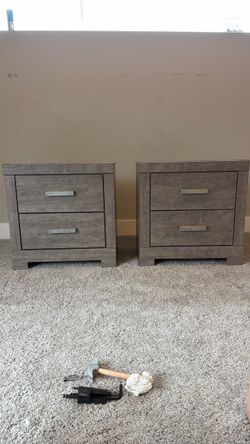 Set of nightstands