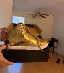 Pastry gold shoes