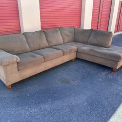 Comfy Nice Sectional Couch 🔥