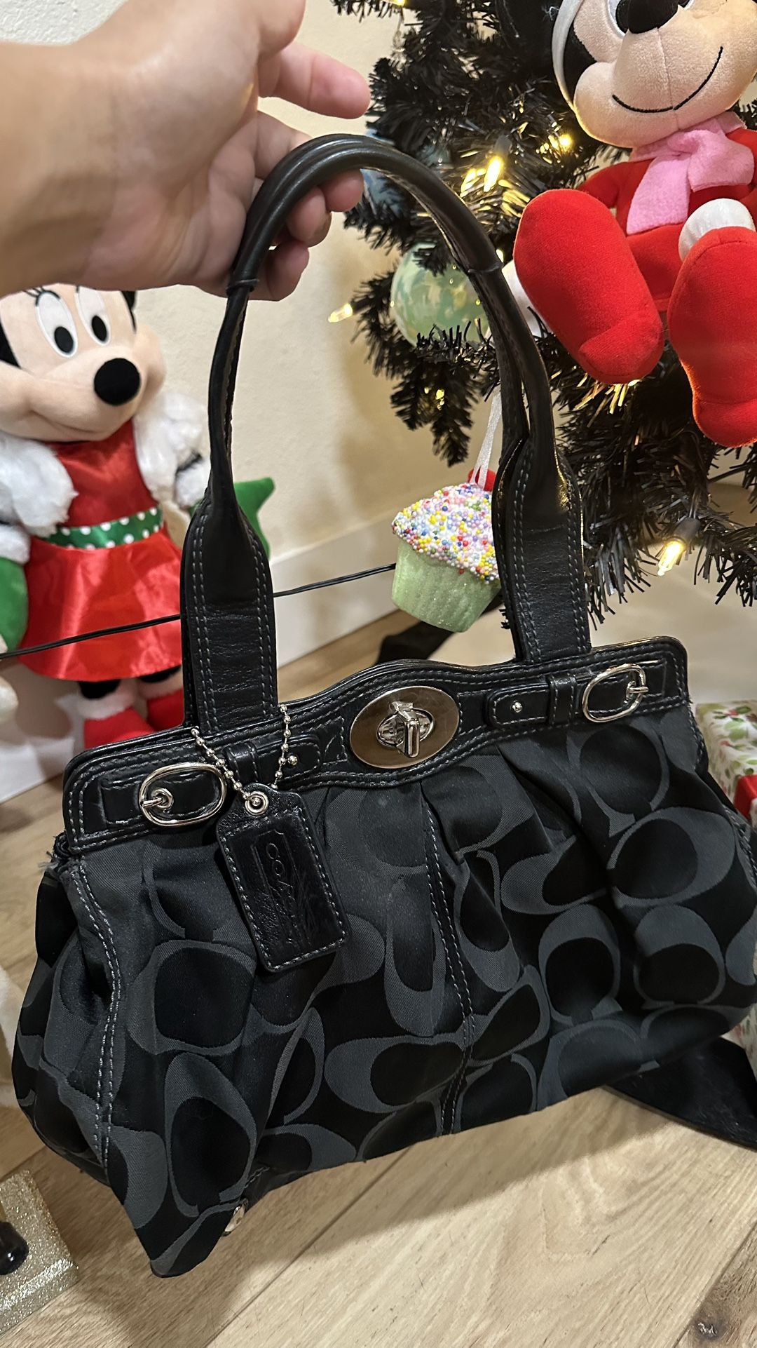 Coach Garnet Signature C Canvas Gathered Black Magic Bag Tote/Shoulder Bag