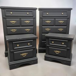 Black and gold dresser set