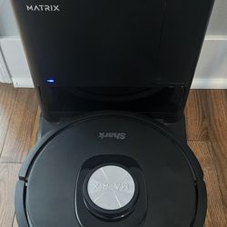Shark Matrix Self Empty Auto Vacuum 