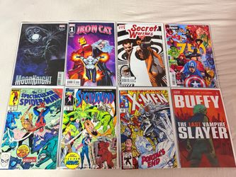 Comic Book 8 pcs Bundle in Good Condition