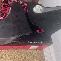 Size 6.5 Heels Blaxk Platform