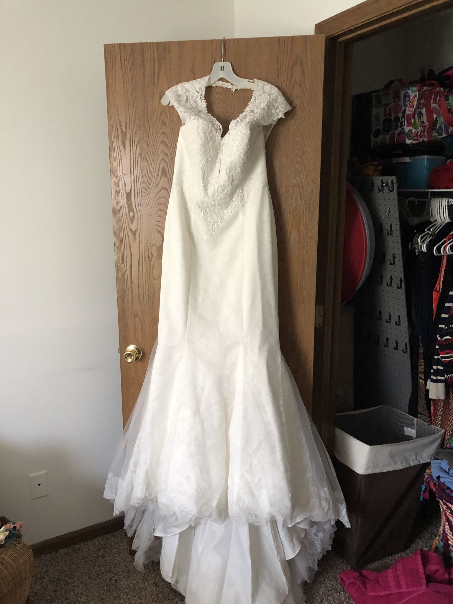 Ivory Trumpet Wedding Dress
