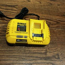 DeWalt Fast Charger 