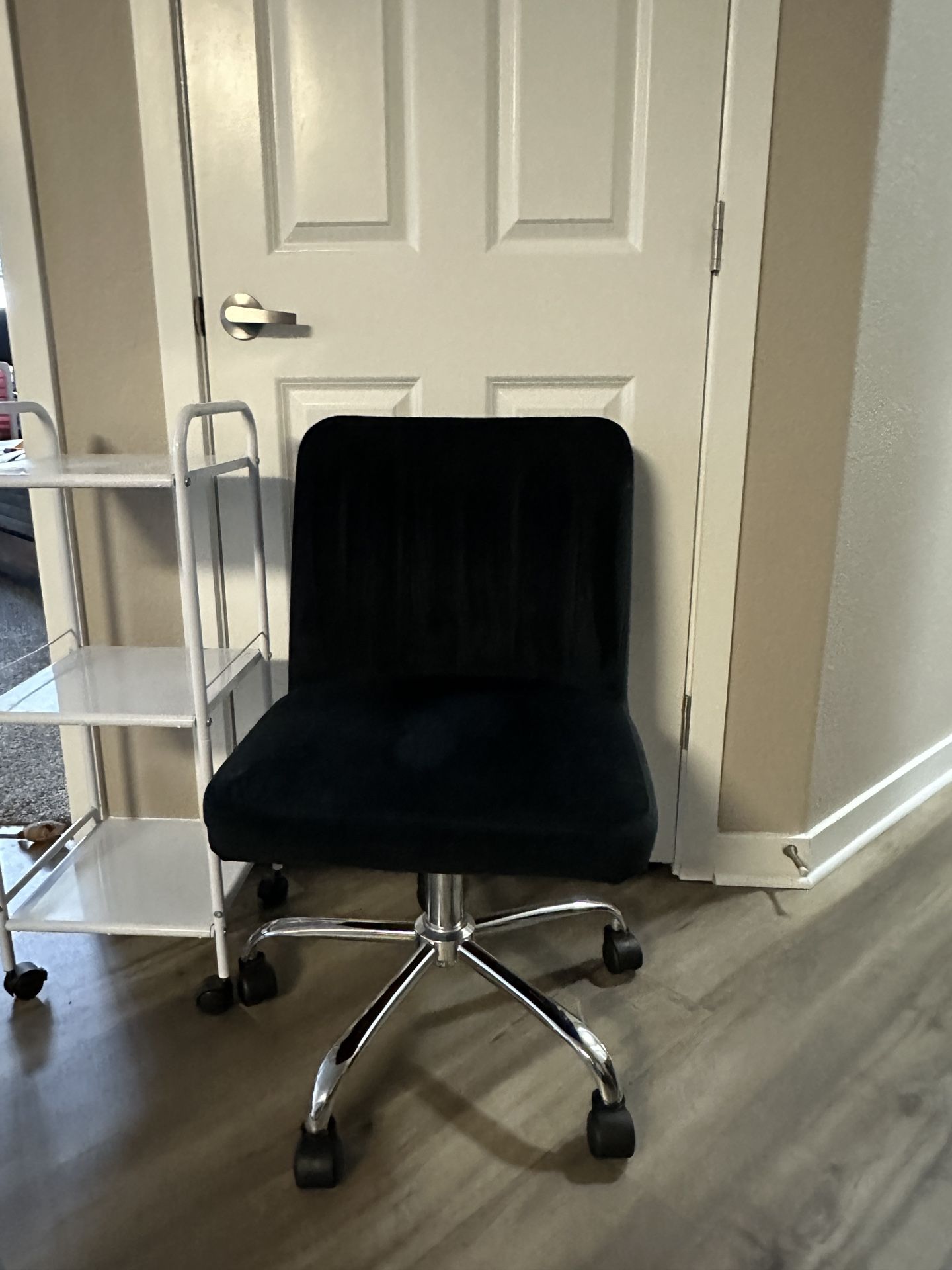 Fuzzy Black Rolling Chair
