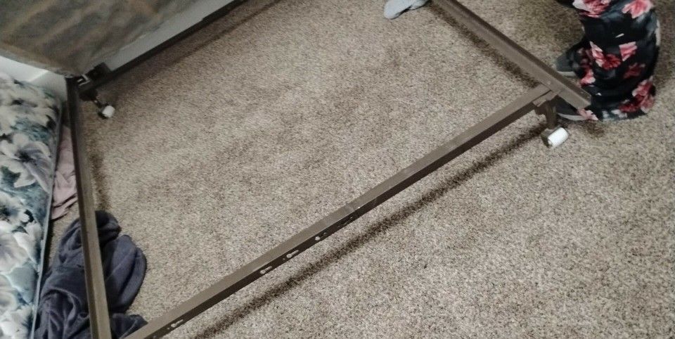 Queen Size Bed It Comes With Box Spring Mattress Headboard In The Frame