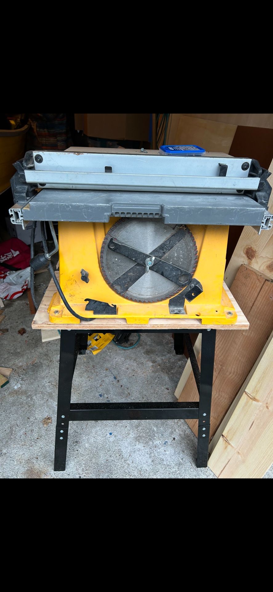 DeWalt DW744 10” Table Saw with Stand