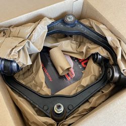 Set Upper Control Arms 