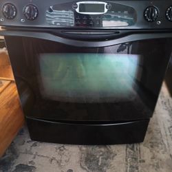 VERY NICE JENNAIR OVEN/STOVE 