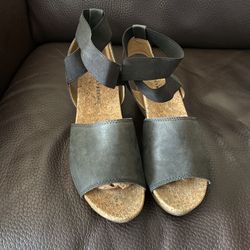Lucky Brand  Cork Wedge Sandals Size 9W