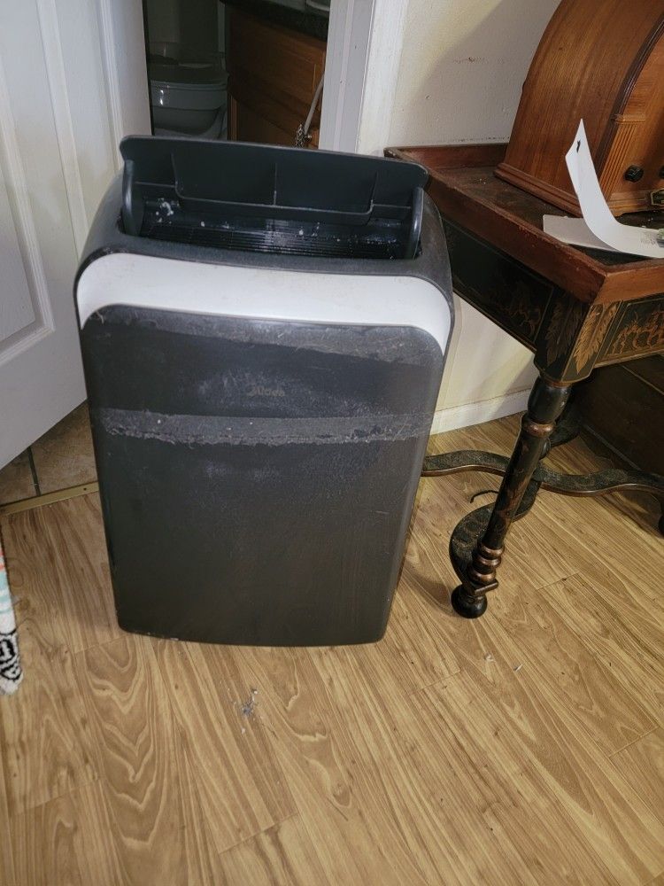 MOBILE AIR CONDITIONER 