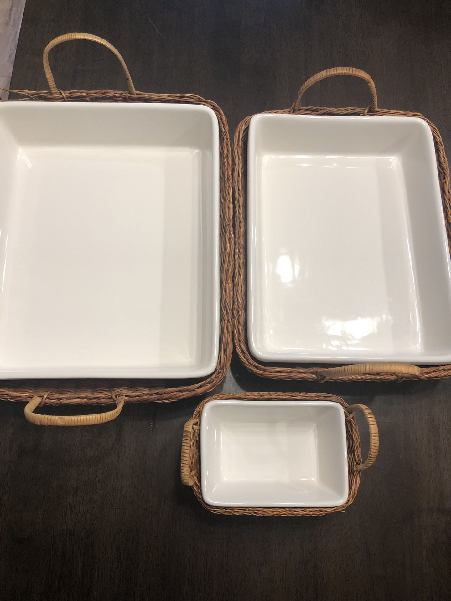 Baking Dishes With Baskets 