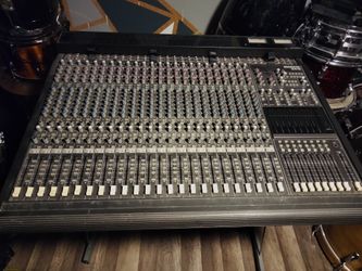 Mixer Board Mackie Mixing Console