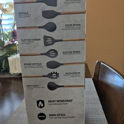 Ovente kitchen utensils.