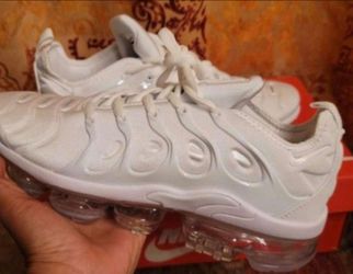 Men Nike Vapormax Plus white message me your size you needed