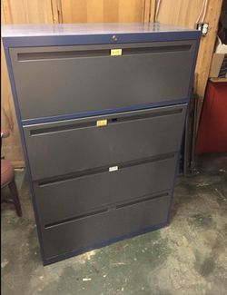 4 drawer metal filing cabinet, no key