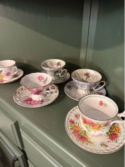 Set of 5 vintage tea cups