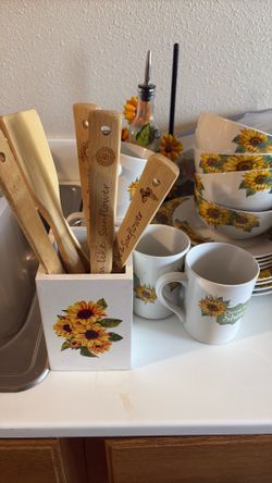 kitchen sunflower bundle 100$