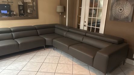 Macy's 100% Top Grain Leather L-Sectional with Locking Hooks 110"x95" Charcoal Like New $1,600 - NO Smoke NO Kids NO Pets NO Rips