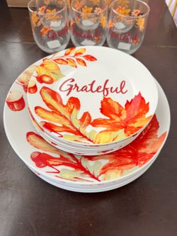 Thanksgiving dinner set