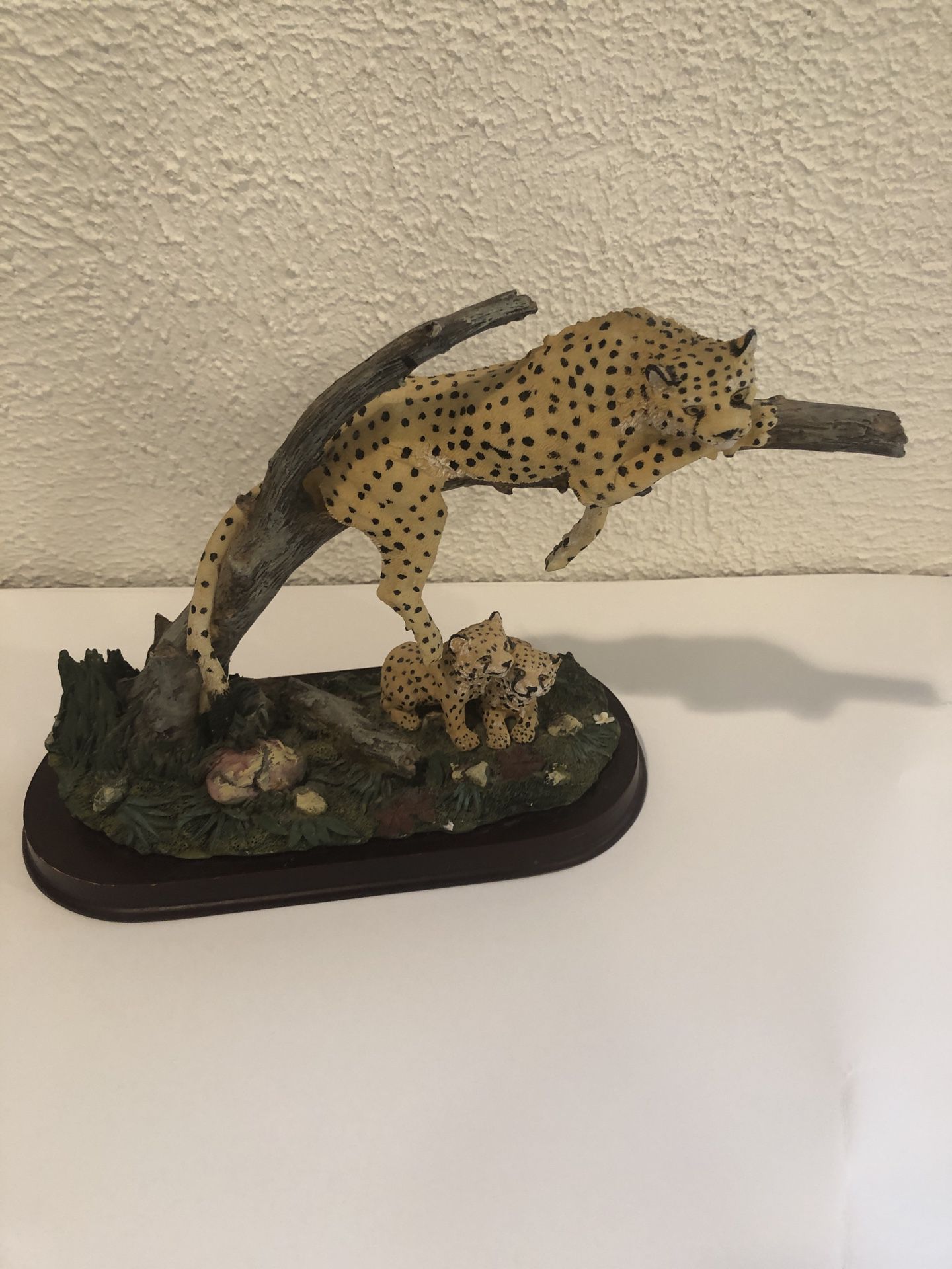 Cheetah And Cubs Vintage , Resin Statue  Figurines On Wood Base