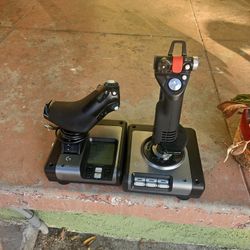 Logitech G Saitek X52 Pro USB Flight Control System