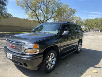 GMC Yukon Denali 2004