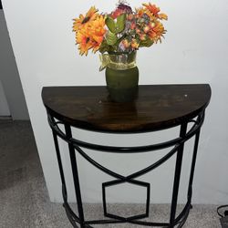 2 Side Tables