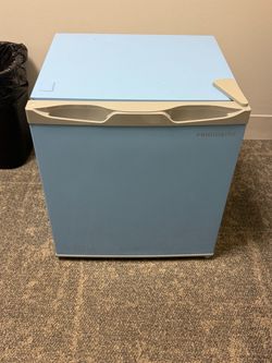 Blue Frigidaire Mini Fridge 1.6cuft