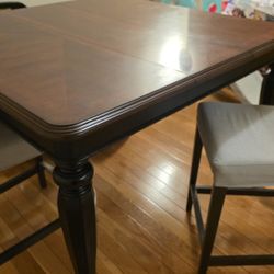 Dining Room Table 