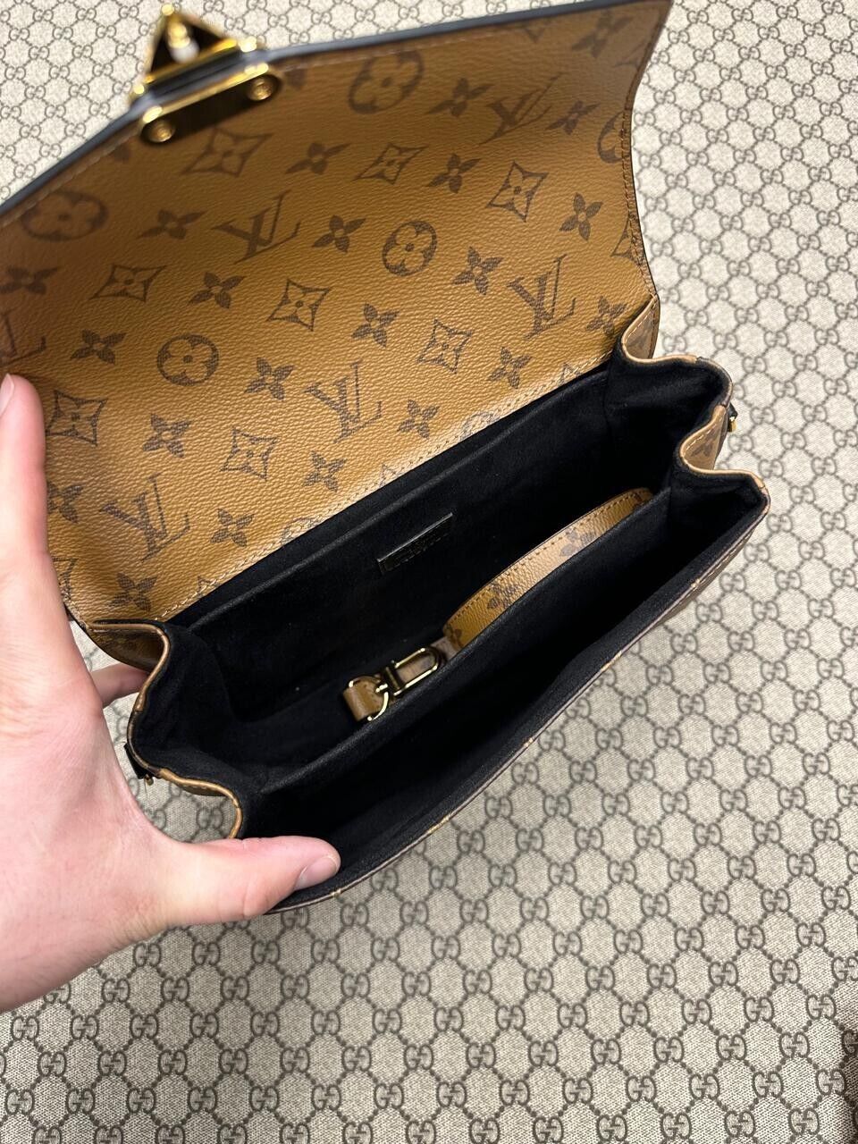 Louis Vuitton Pre-owned Women's Fabric Handbag