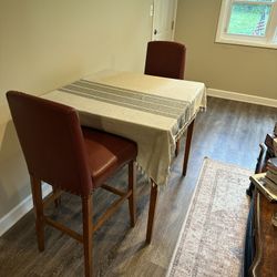 High Top With 2 Chairs 