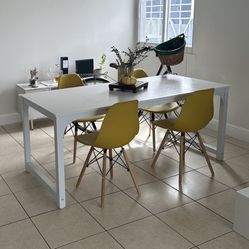 Dining table & 4 Chairs