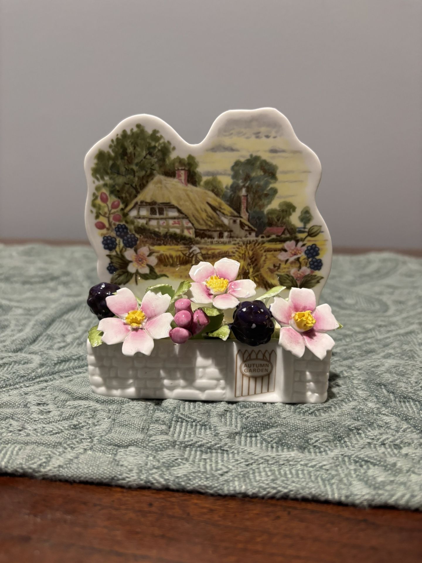 Royal Albert Figurine Cottage Series Autumn