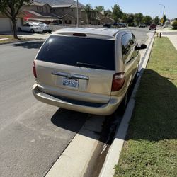 2001 Chrysler Town & Country