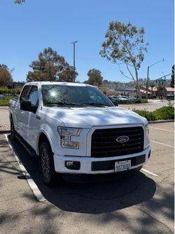 2016 Ford F-150 XLT – One Owner – Clean Title